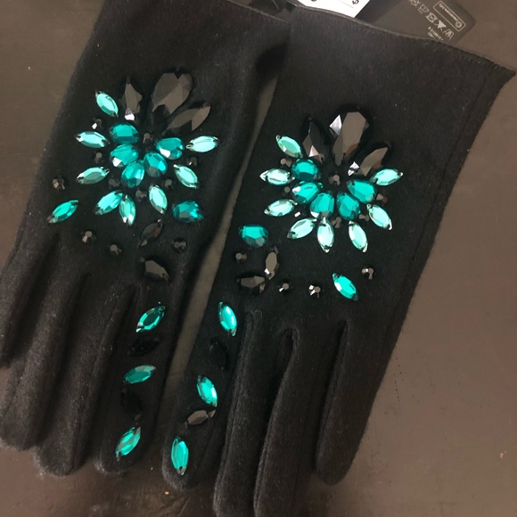 H&M Accessories - Black Gloves with Gemstones H&M Accessories - Black Gloves with Gemstones